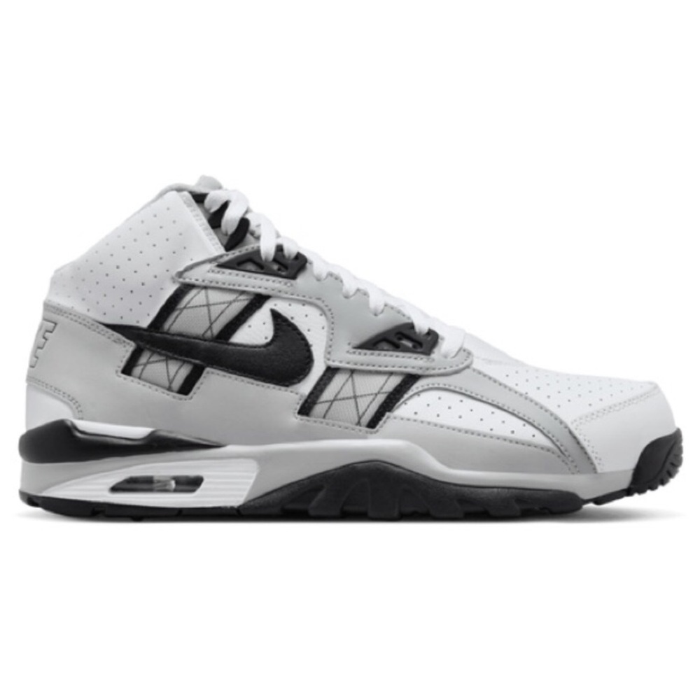 Nike White and Black Sneakers with Air Technology